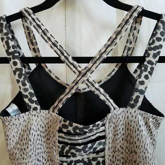 NWT AWNY LULULEMON HAPPY STRAPPY TANK - - Size 4 - Picture 7 of 8